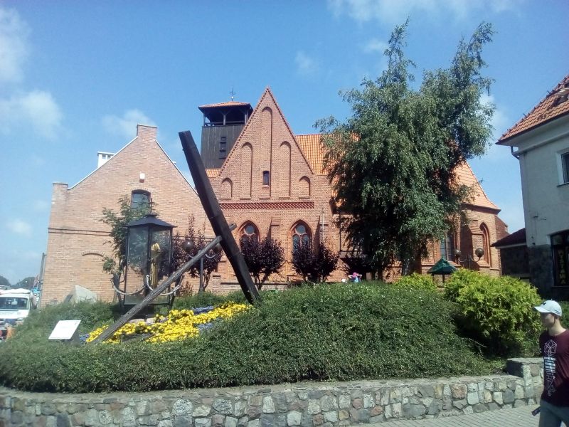Kostel sv. Petra a Pavla, Hel